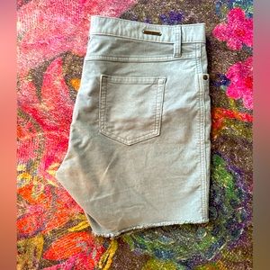 Carve Designs Oahu 6-inch corduroy shorts.